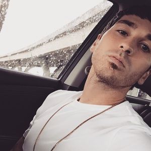 Meet your Posher, Devin